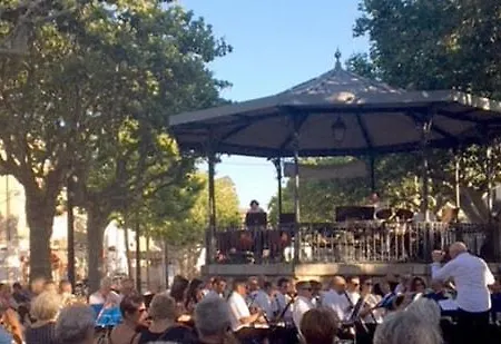 Ground Floor In Center * Mèze